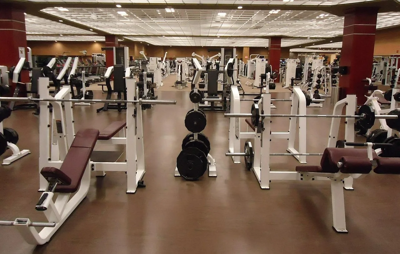 Ruangan gym untuk hidup aktif